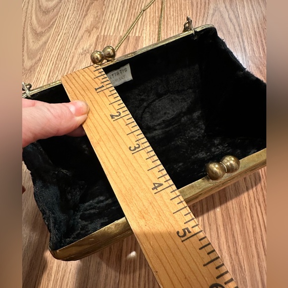 Vintage brass/ gold clutch and/or crossbody - Picture 14 of 14